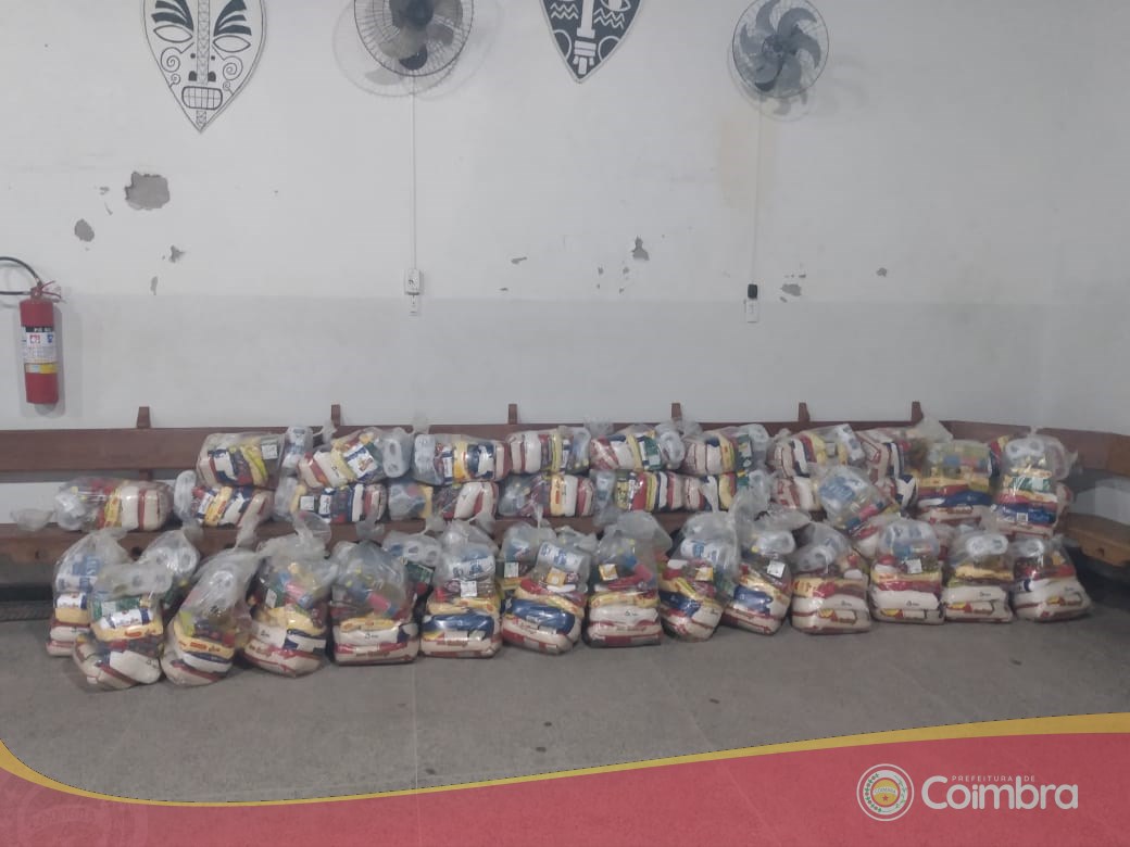 Empresa BMG Granito realiza doação de 50 cestas básicas para famílias carentes do município